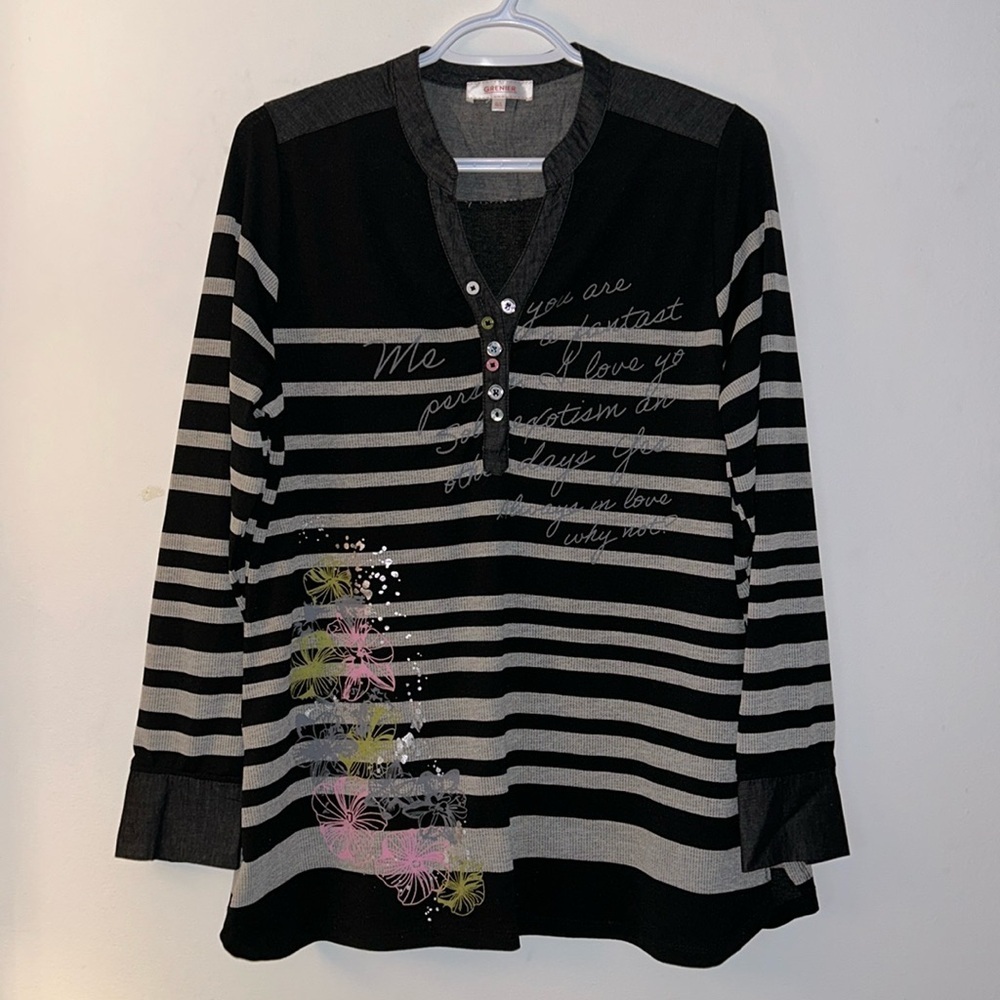 💕beautiful blouse Le Grenier with buttons desing
